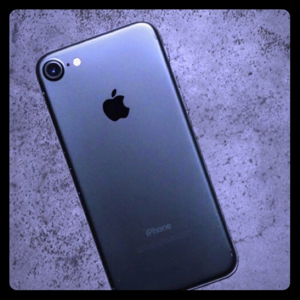 iPhone 7 32gb. AT&T, T-Mobile, Metro, Cricket